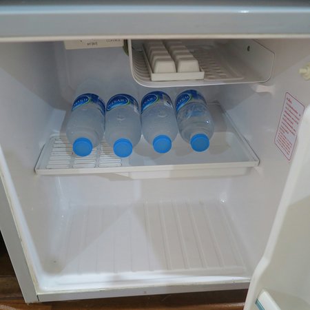 ตู้เย็นแช่น้ำ